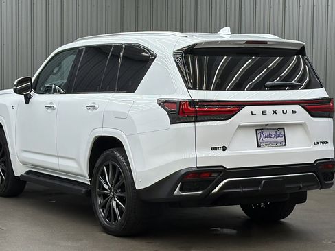 Used 2025 Lexus LX 700h F Sport image 2