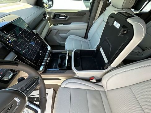 Certified 2026 GMC Yukon XL Denali w/ Denali Reserve Package AWD/4WD image 29