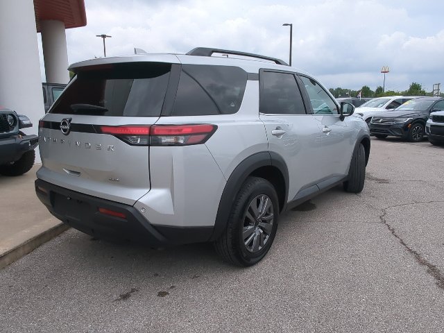 Used 2025 Nissan Pathfinder SV AWD/4WD image 31