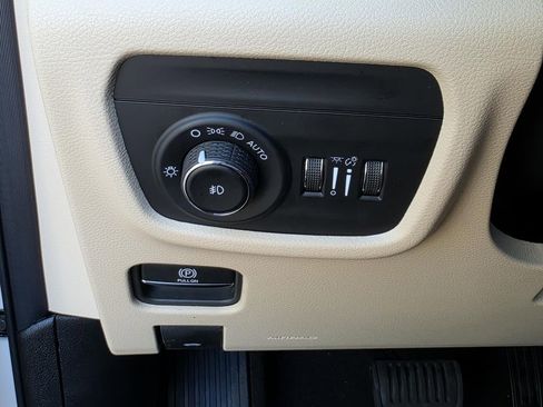 New 2026 Jeep Grand Cherokee Limited RWD image 27