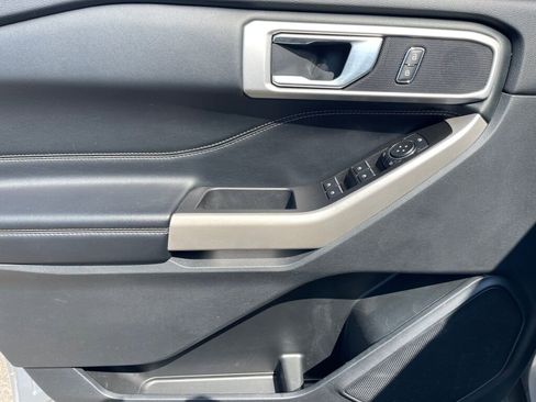 Used 2022 Ford Explorer XLT w/ Class IV Trailer Tow Package image 10