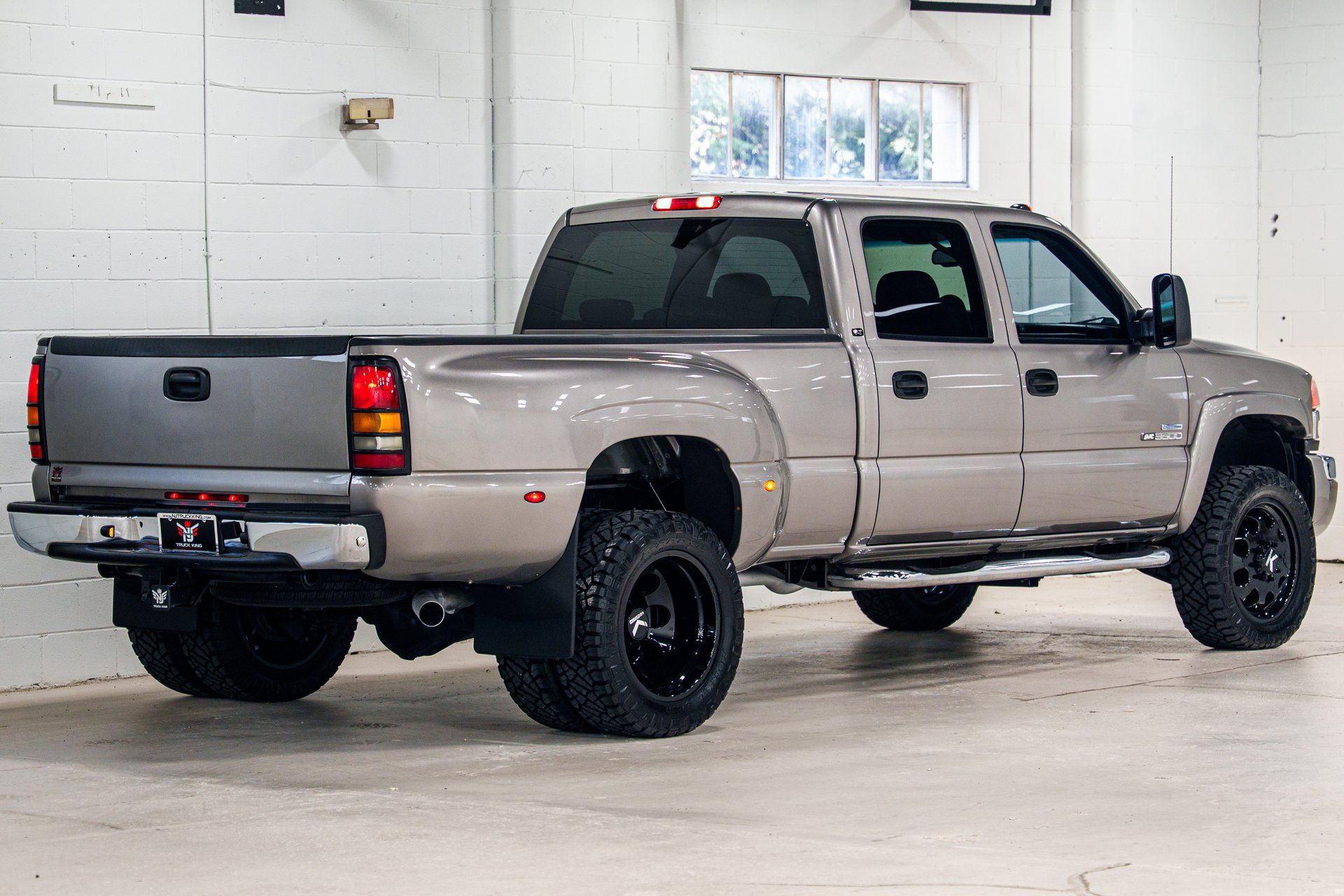 Used 2007 GMC Sierra 3500 SLT w/ Heavy-Duty Power Package AWD/4WD image 14