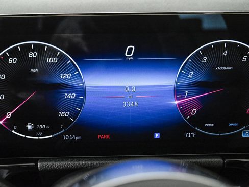 Used 2025 Mercedes-Benz GLA 250 4MATIC image 11