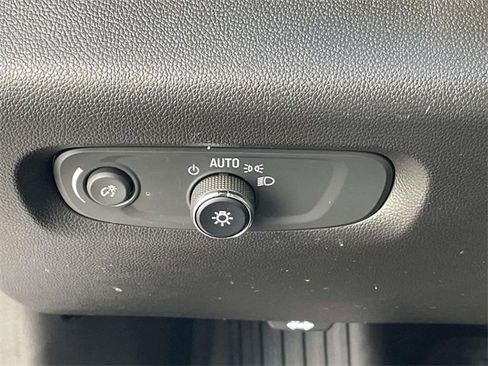 Used 2023 Chevrolet Traverse LS image 19