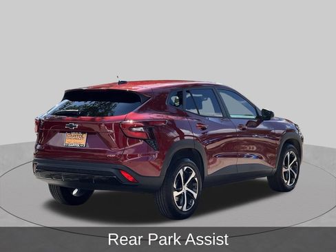 Used 2025 Chevrolet Trax RS w/ Sunroof Package FWD image 6