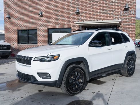 Used 2022 Jeep Cherokee Latitude image 1