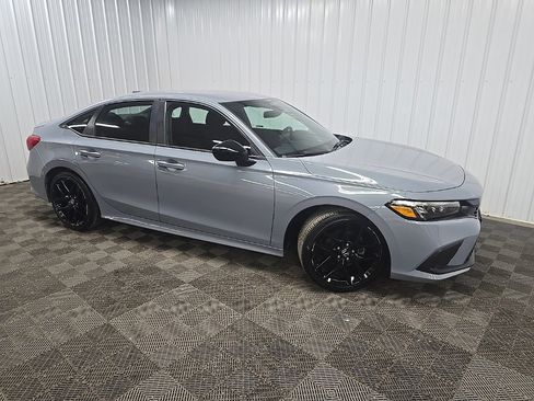 Used 2023 Honda Civic Sport image 1