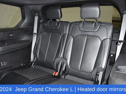 Used 2024 Jeep Grand Cherokee L Limited w/ Luxury Tech Group II image 32