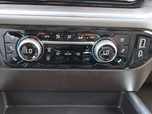 Used 2026 GMC Sierra 1500 SLT w/ SLT Convenience Package AWD/4WD image 11