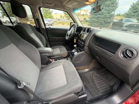 Used 2016 Jeep Patriot Latitude AWD/4WD image 17