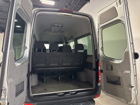 Used 2015 Mercedes-Benz Sprinter 2500 image 28