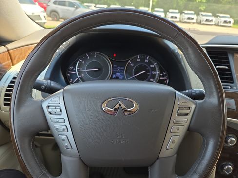 Used 2017 INFINITI QX80 4WD w/ Driver Assistance Package image 11