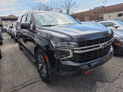 Used 2021 Chevrolet Suburban Z71 w/ Z71 Off-Road Package image 3
