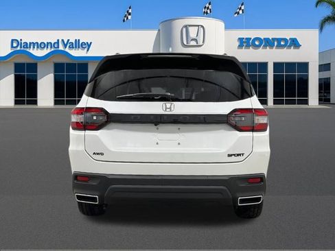 New 2025 Honda Pilot Sport image 4