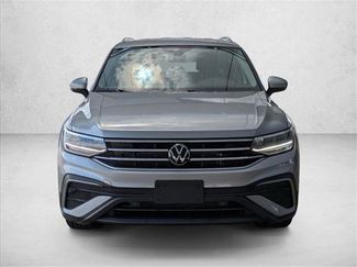 Used 2024 Volkswagen Tiguan SE w/ MDO Package, Three-Row FWD video 2