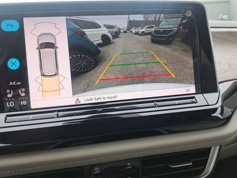 New 2026 Volkswagen Atlas SE FWD image 12