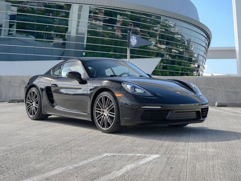 Used 2018 Porsche 718 Cayman S image 24