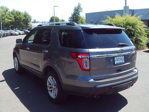 Used 2013 Ford Explorer XLT AWD/4WD image 3