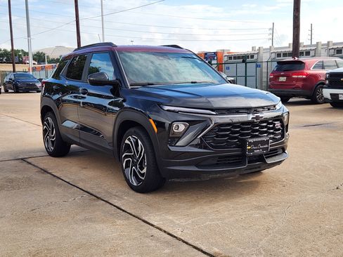 Certified 2025 Chevrolet TrailBlazer RS w/ Convenience Package FWD image 4