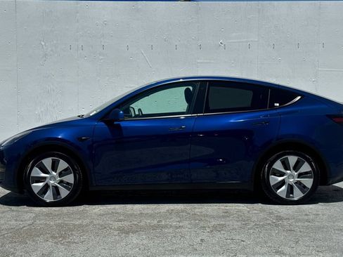 Used 2021 Tesla Model Y Long Range AWD/4WD image 6