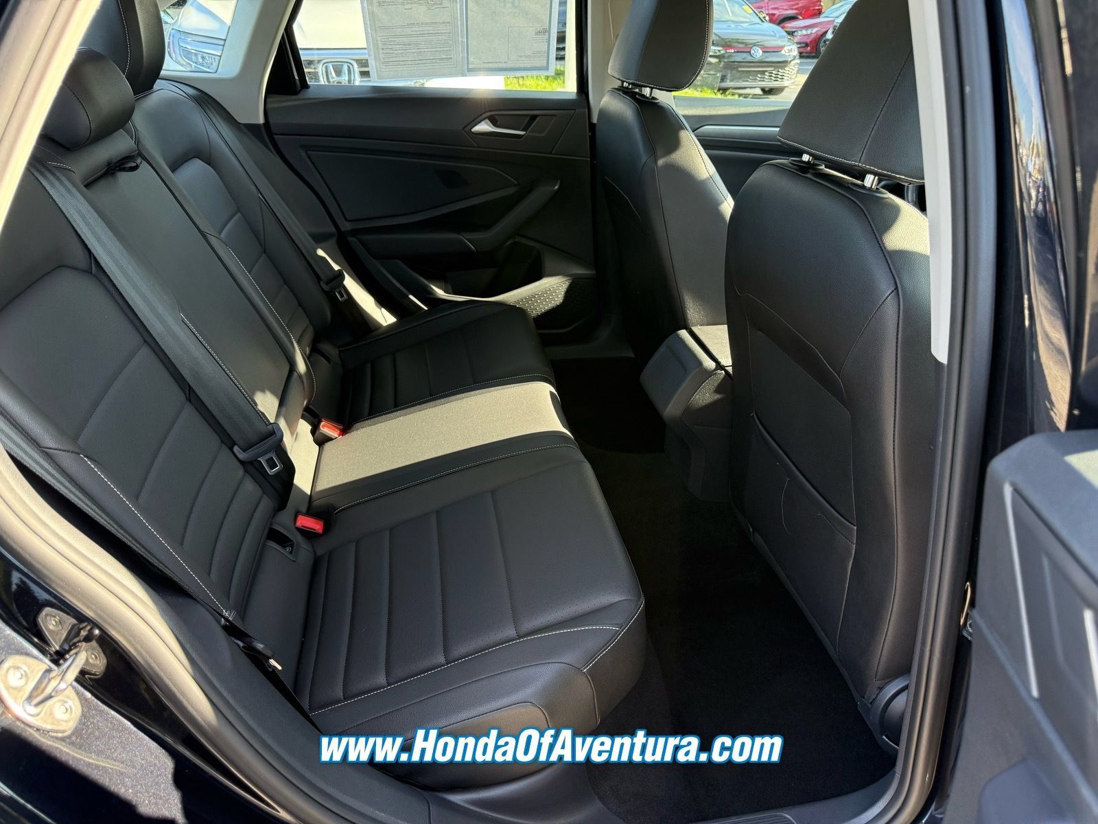 Used 2024 Volkswagen Jetta SE FWD image 10