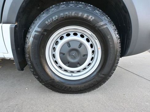 Used 2024 Mercedes-Benz Sprinter 2500 image 27