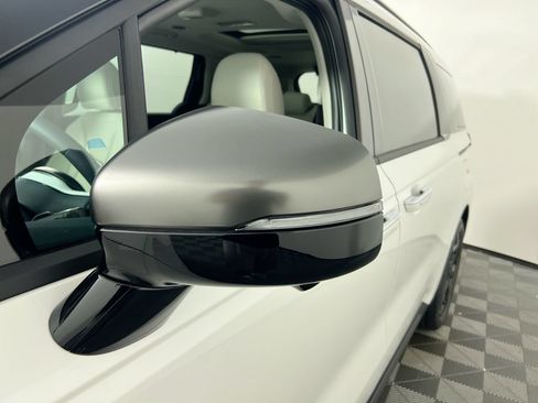 New 2027 Kia Carnival SX w/ Dark Edition Package FWD image 12