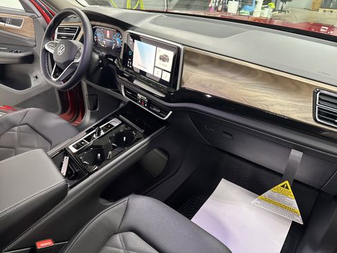 New 2025 Volkswagen Atlas SE image 47