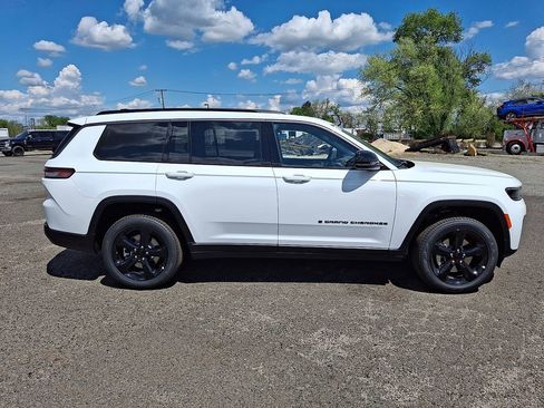 New 2026 Jeep Grand Cherokee L Limited AWD/4WD image 9