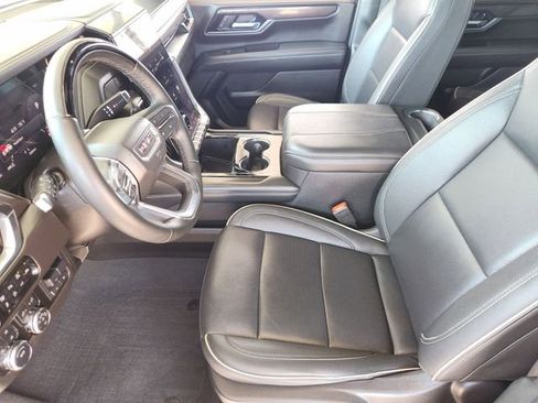 Used 2025 GMC Yukon XL Elevation AWD/4WD image 12