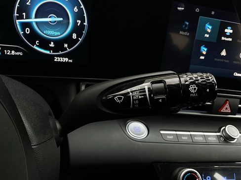 Used 2025 Hyundai Elantra SEL image 39