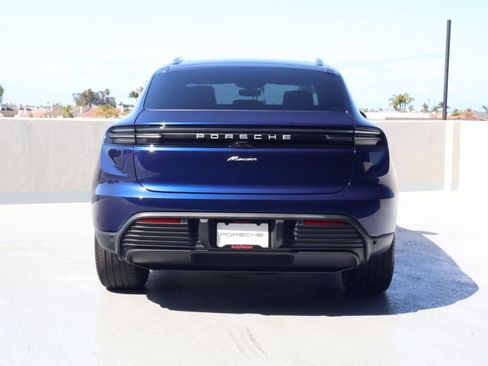 Certified 2025 Porsche Macan Electric RWD image 10