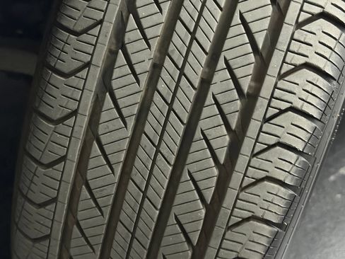 Used 2025 Mercedes-Benz GLC 350e 4MATIC image 19