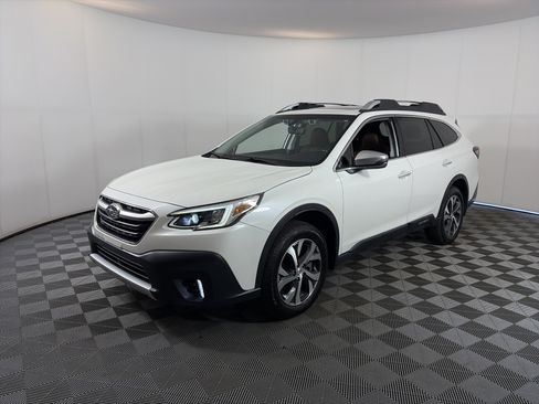 Used 2021 Subaru Outback Touring AWD/4WD image 2