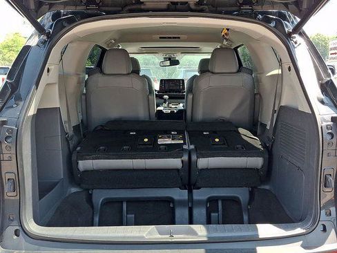 Certified 2021 Toyota Sienna XLE AWD/4WD image 28