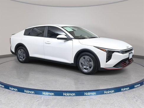 Used 2025 Kia K4 LX image 4
