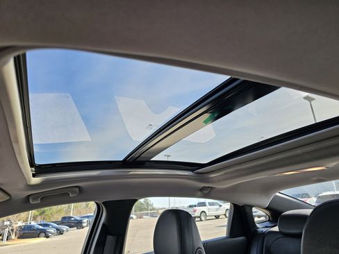 Used 2024 Chevrolet Malibu LT image 18