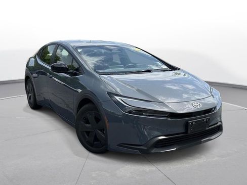 Used 2023 Toyota Prius LE FWD image 6