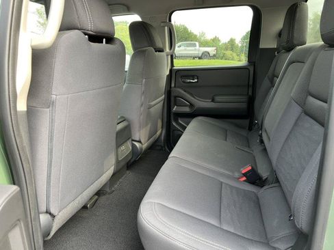 Used 2024 Nissan Frontier SV w/ Technology Package AWD/4WD image 4