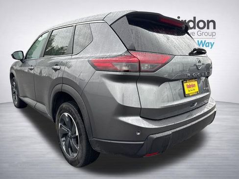 Used 2024 Nissan Rogue SV AWD/4WD image 6