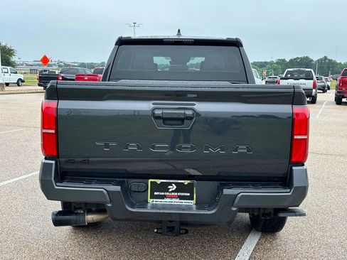 Used 2025 Toyota Tacoma SR5 AWD/4WD image 6