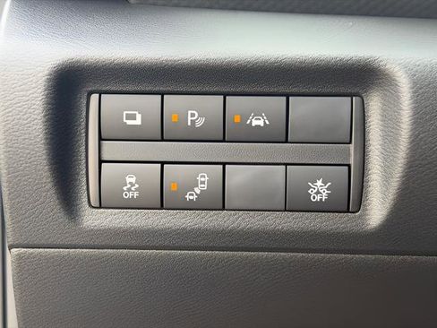 Certified 2025 Nissan Kicks Play S image 19