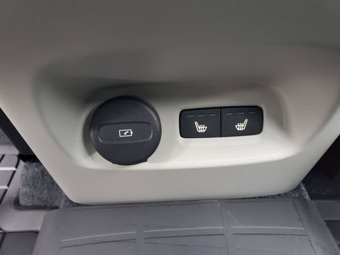 New 2026 Volvo XC40 B5 Plus w/ Protection Package Premier AWD/4WD image 31