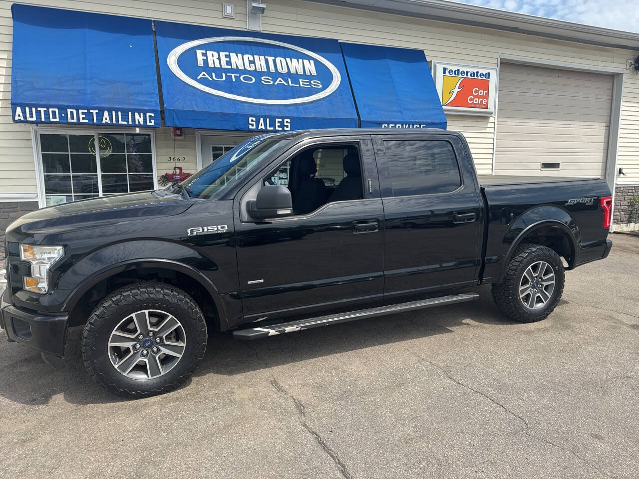 Used 2016 Ford F150 XLT w/ Equipment Group 302A Luxury AWD/4WD image 5