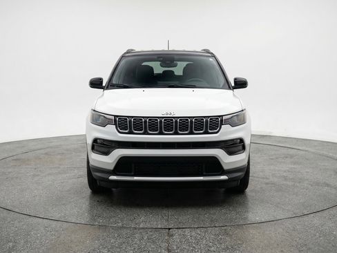 Used 2025 Jeep Compass Limited AWD/4WD image 2