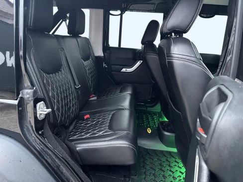 Used 2018 Jeep Wrangler Unlimited Rubicon w/ Cold Weather Group image 25