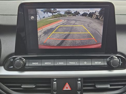 Used 2024 Kia Forte LXS w/ LXS Technology Package FWD image 16