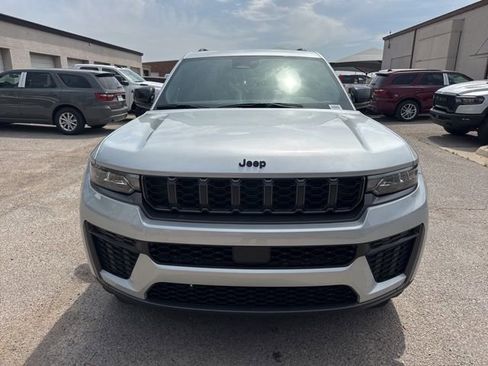 New 2026 Jeep Grand Cherokee L 4WD image 2