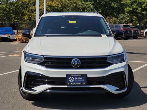 Used 2024 Volkswagen Tiguan SE R-Line AWD/4WD image 3
