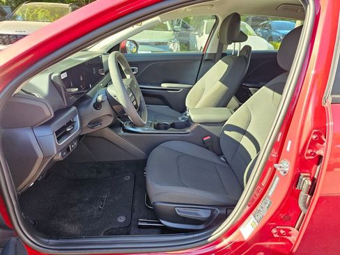 New 2026 Kia K4 FWD image 18